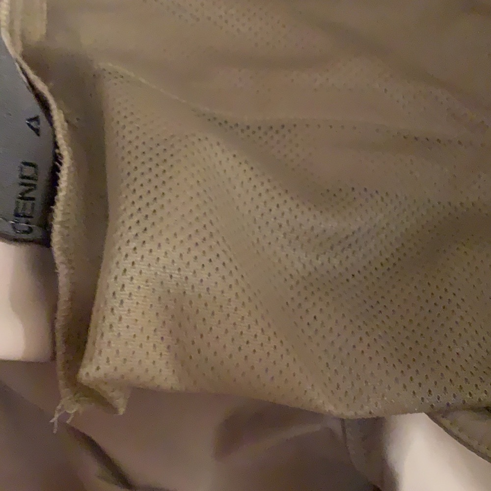 ASCEND Great hiking/Camping. Many pockets. Zip-VC - Picture 4 of 10